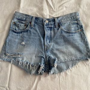 High waisted Levi’s denim shorts